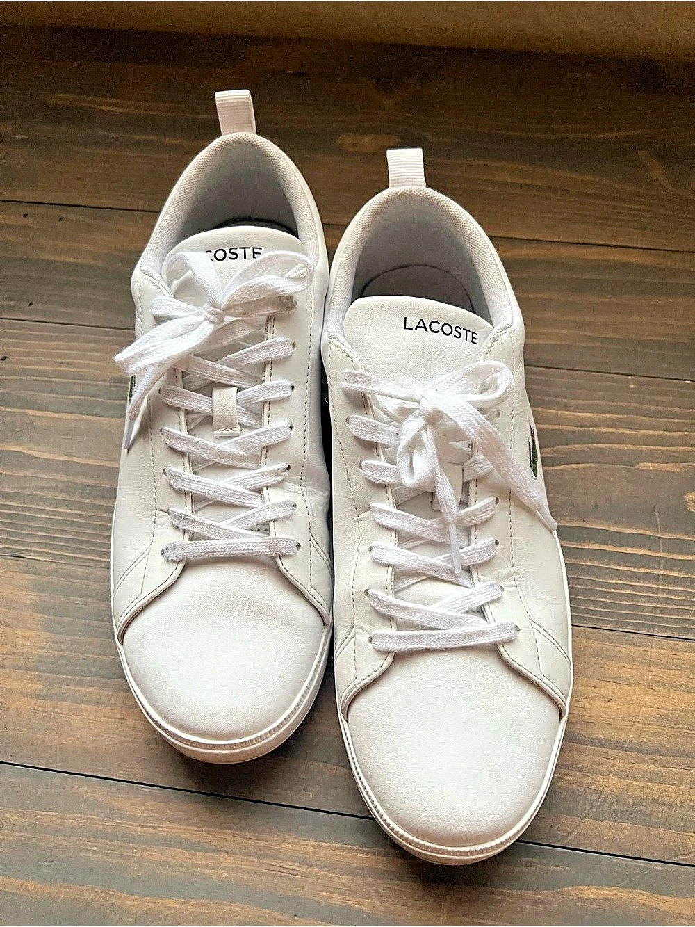 Lacoste Carnaby Evo White Sneakers US 9 Like New